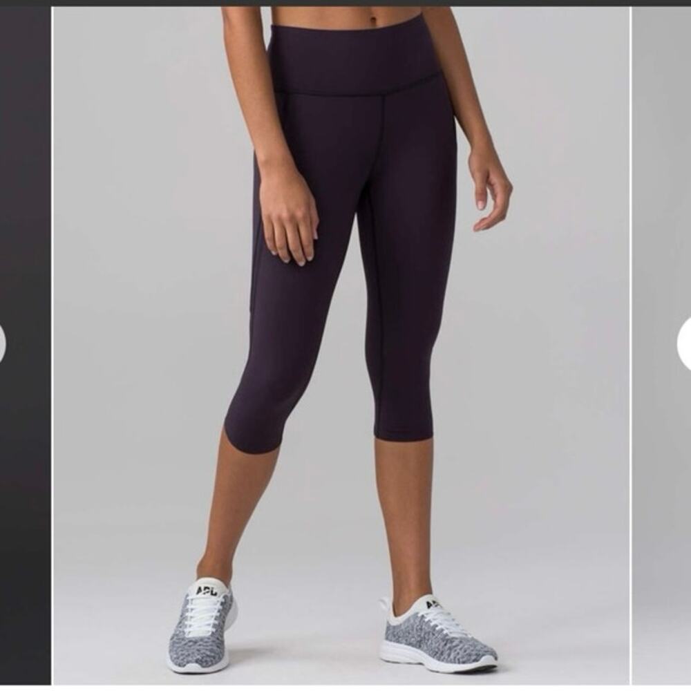 Lululemon Pace Perfect Crop Size 8 17"Length‎ Color Boysenberry Purple